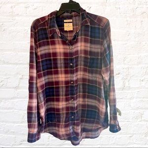 American Eagle Boyfriend Fit Plaid Shirt So soft!
